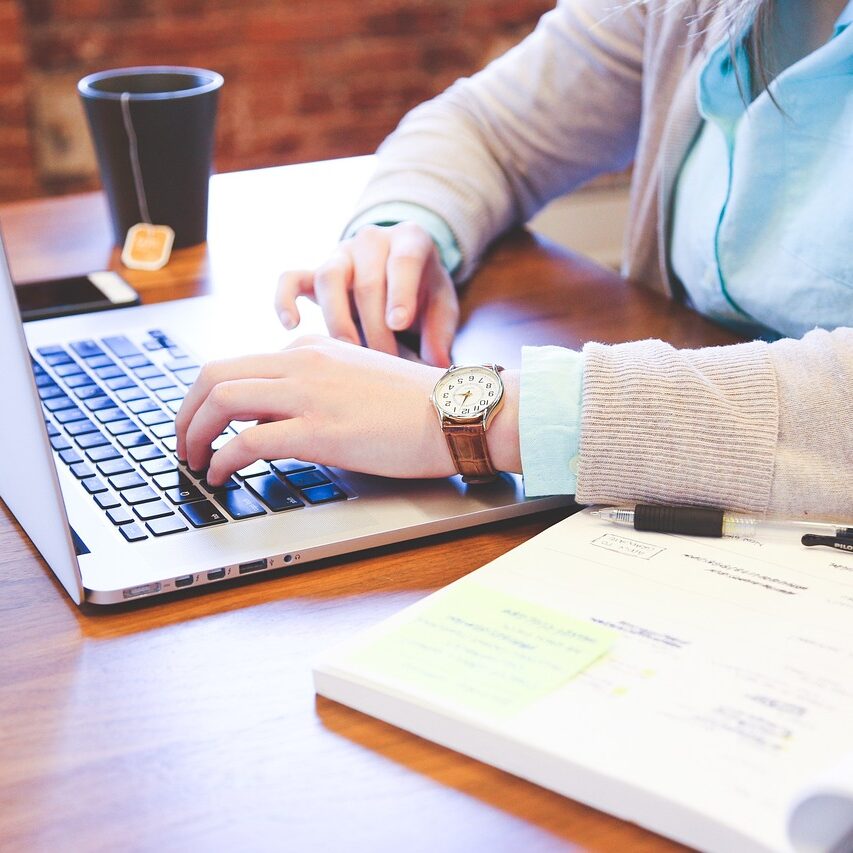 woman-on-laptop