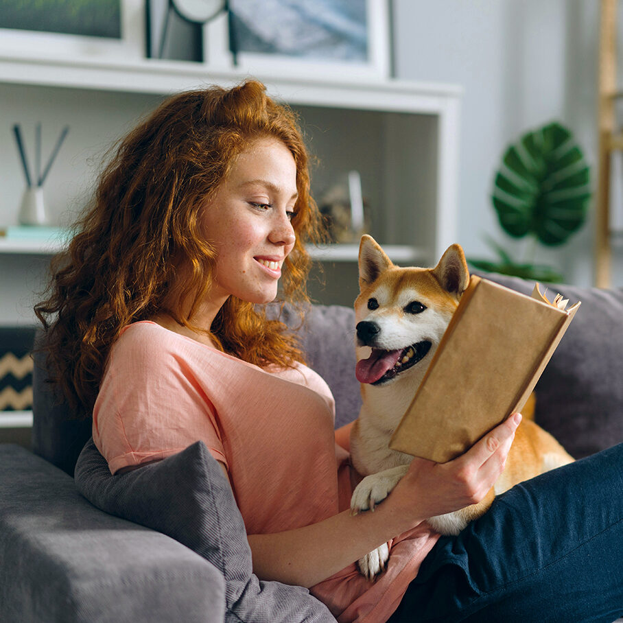 woman-reading-book